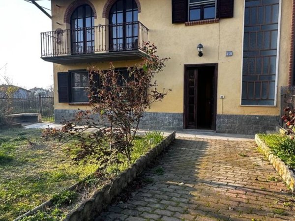 casa indipendente in vendita a Valfenera