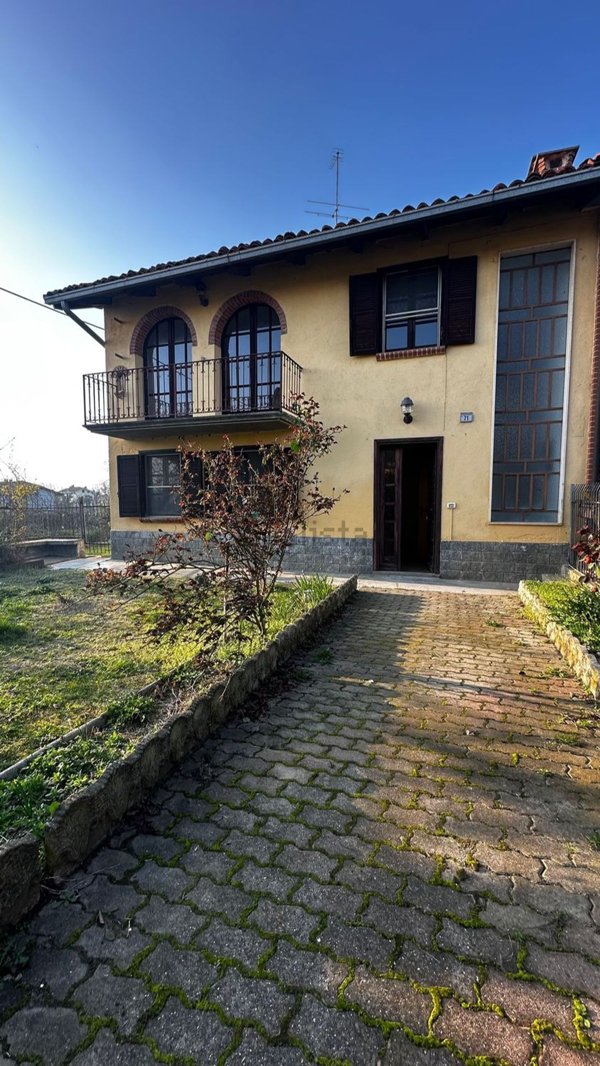casa indipendente in vendita a Valfenera