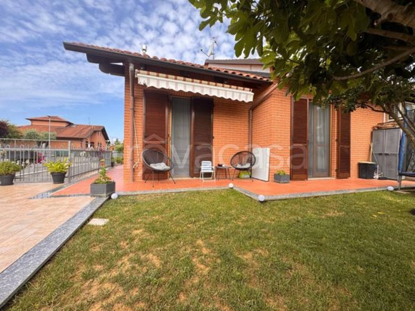 casa indipendente in vendita a Valfenera