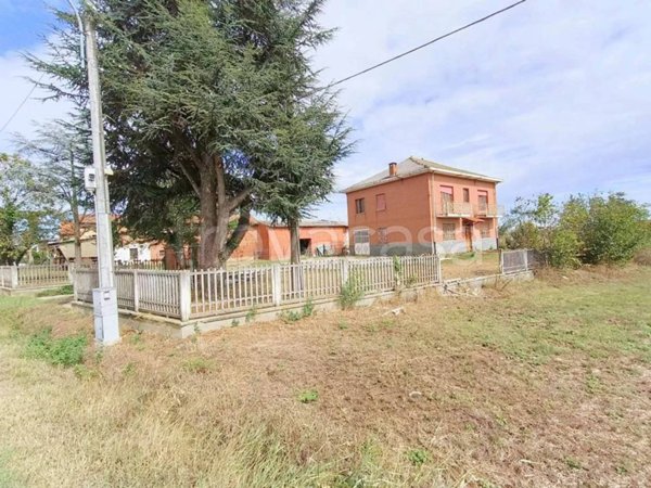 casa indipendente in vendita a Valfenera