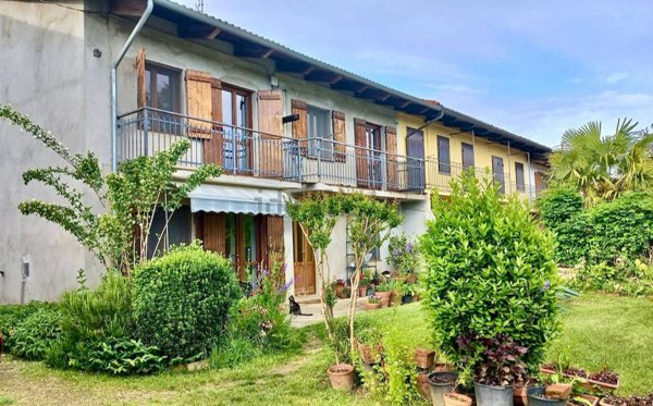 casa indipendente in vendita a Valfenera in zona San Sebastiano