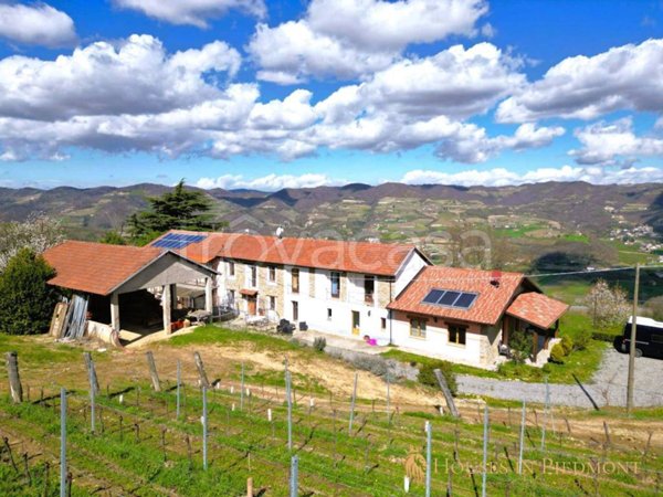 casa indipendente in vendita a Vesime