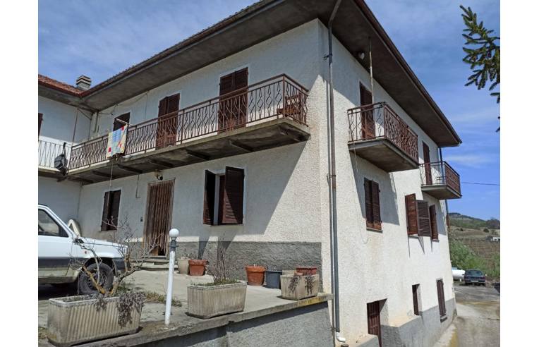 casa indipendente in vendita a Vesime