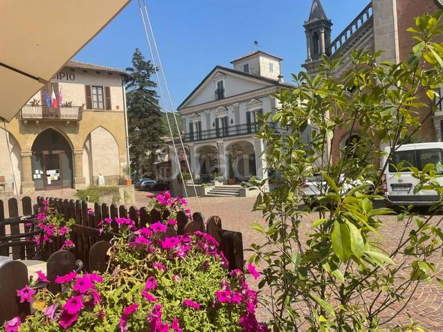 casa indipendente in vendita a Vesime