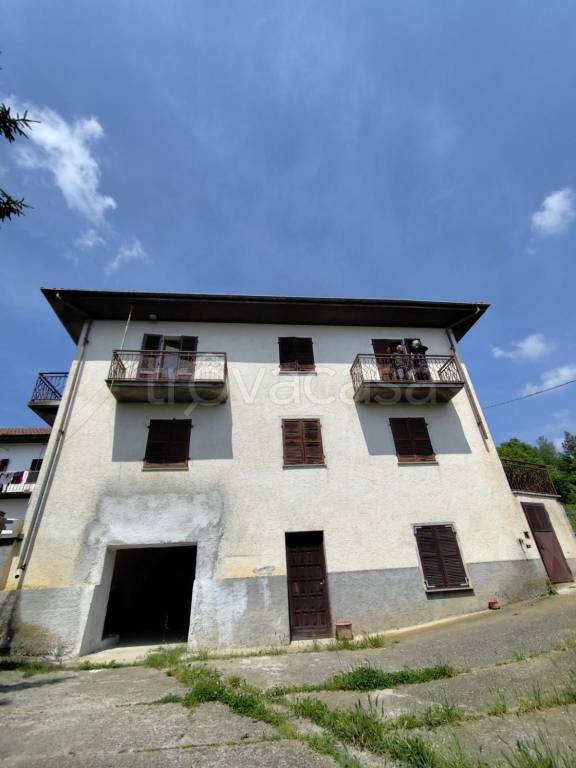 casa indipendente in vendita a Vesime