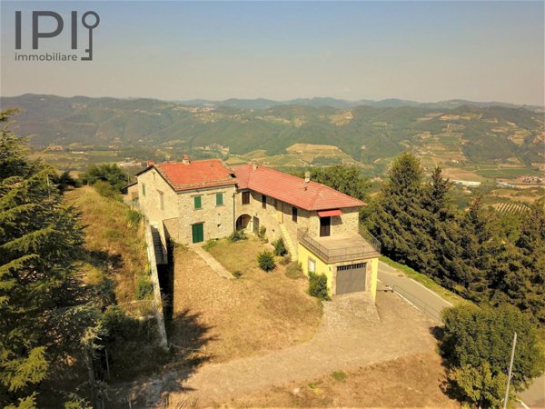 casa indipendente in vendita a Vesime