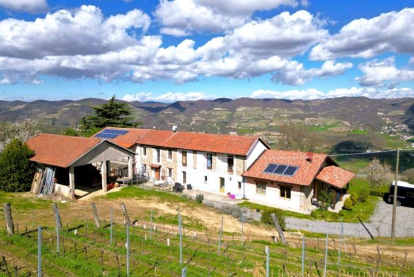 casa indipendente in vendita a Vesime