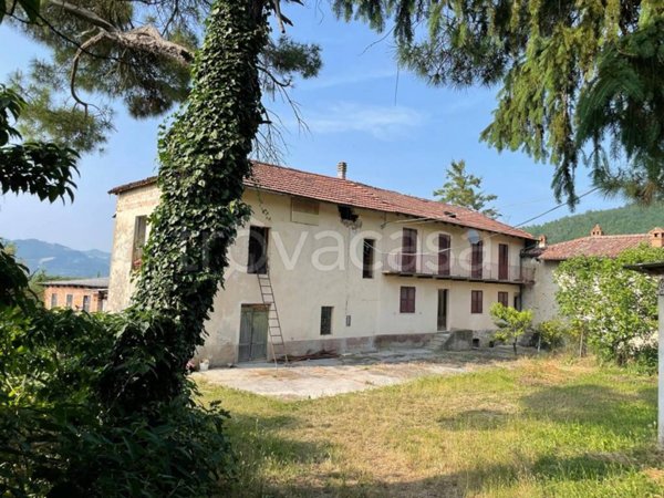 casa indipendente in vendita a Vesime