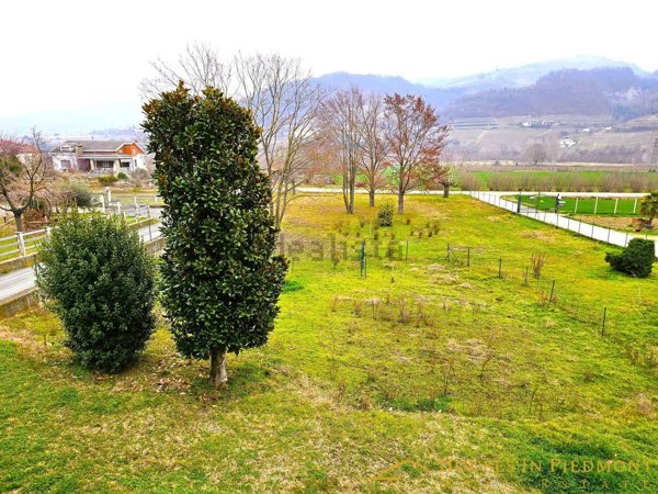 casa indipendente in vendita a Vesime