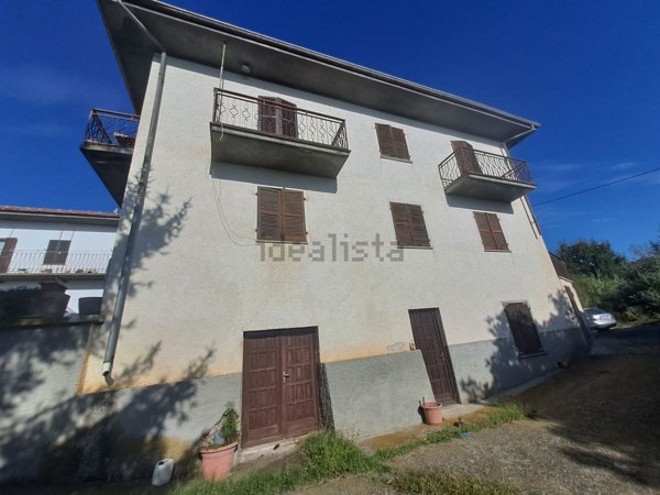 casa indipendente in vendita a Vesime