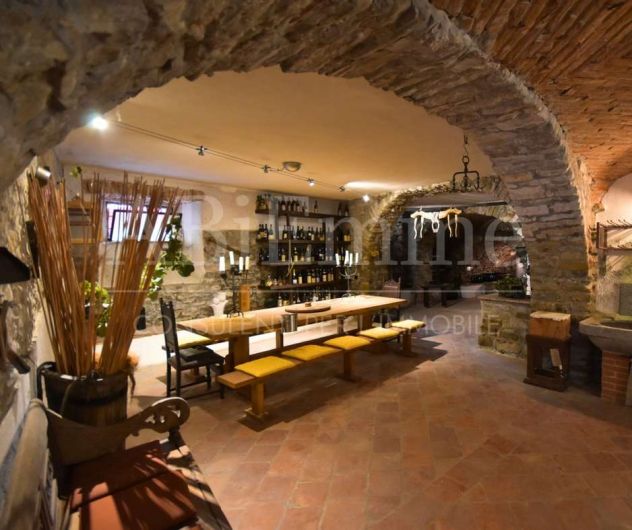 casa indipendente in vendita a Vesime