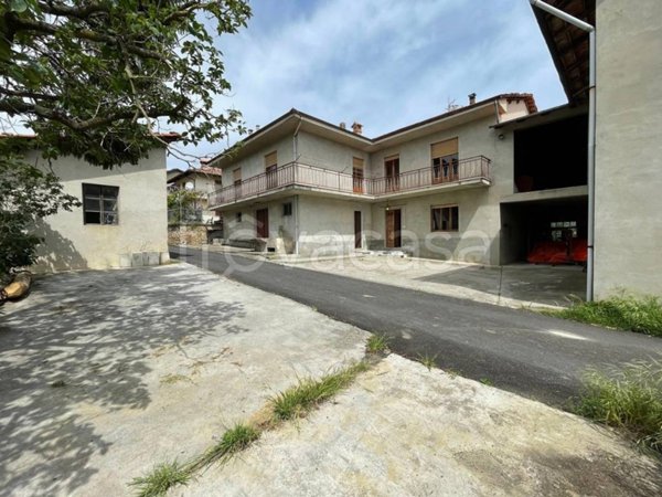 casa indipendente in vendita a Vesime