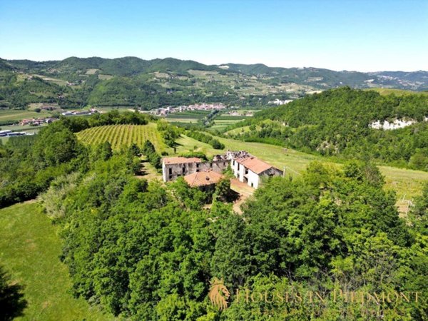 casa indipendente in vendita a Vesime