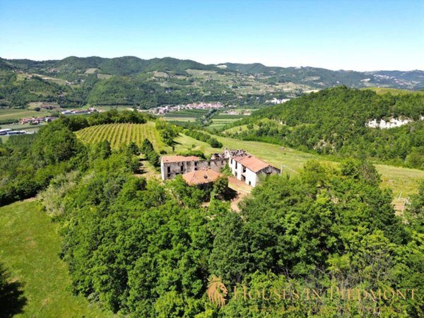 casa indipendente in vendita a Vesime