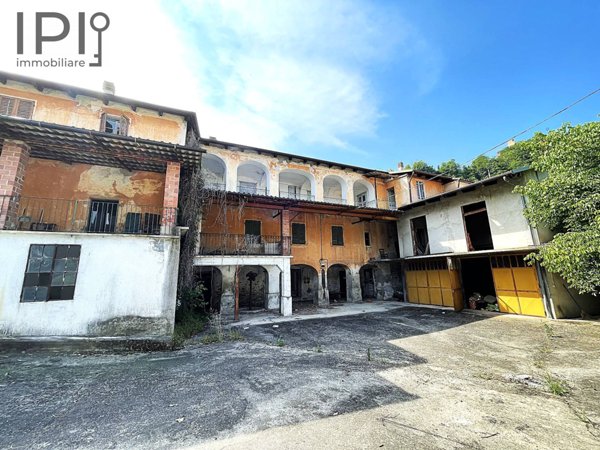 locale di sgombero in vendita a Vesime
