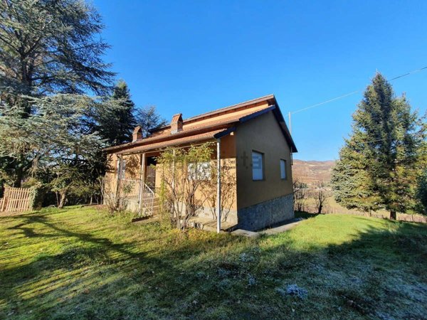 casa indipendente in vendita a Vesime