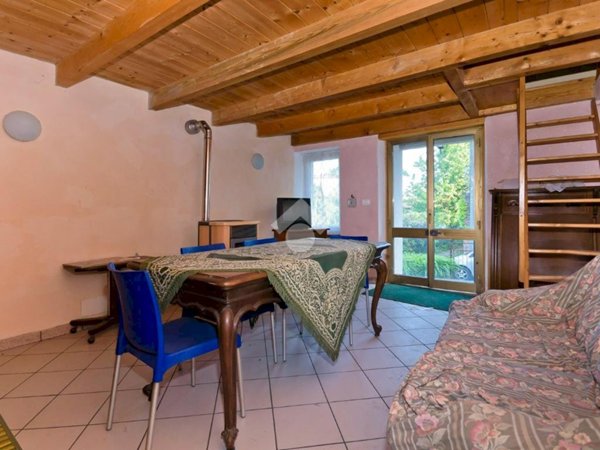 casa semindipendente in vendita a Viale