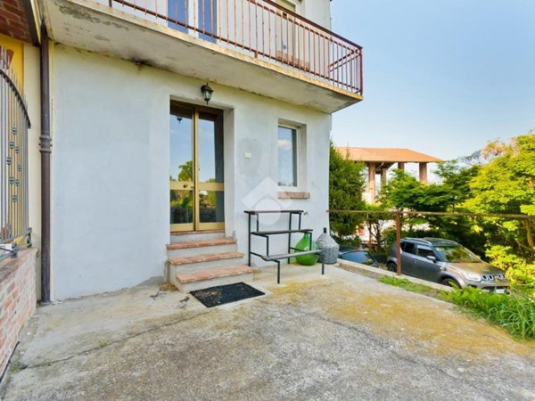 casa semindipendente in vendita a Viale