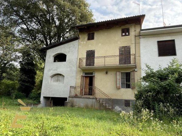 casa indipendente in vendita a Viale