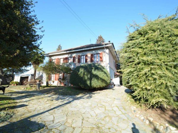 casa indipendente in vendita a Viale