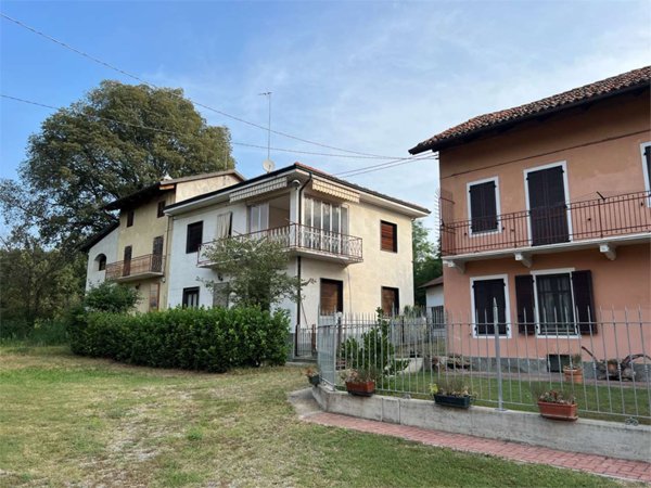 casa indipendente in vendita a Viale