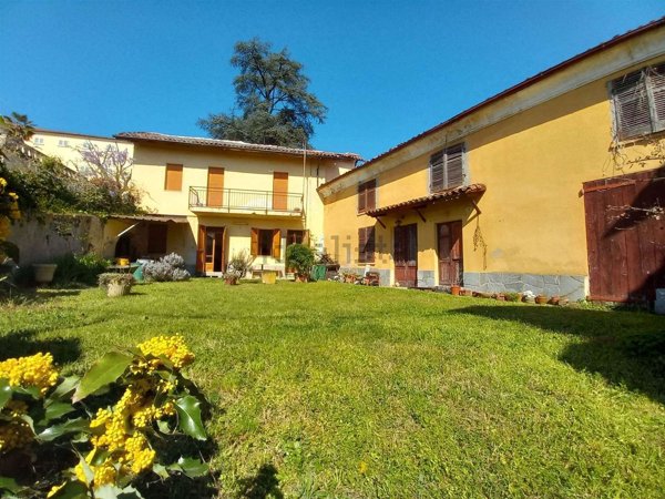 casa indipendente in vendita a Viale