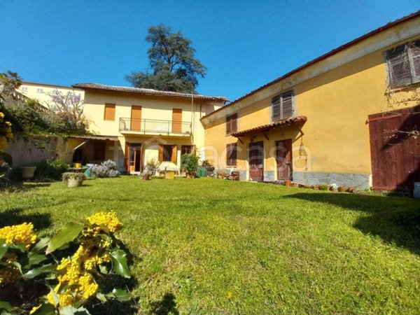 casa indipendente in vendita a Viale