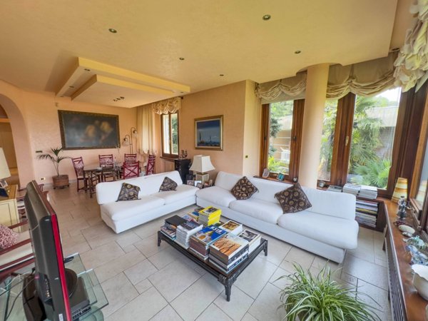 appartamento in vendita a Viale