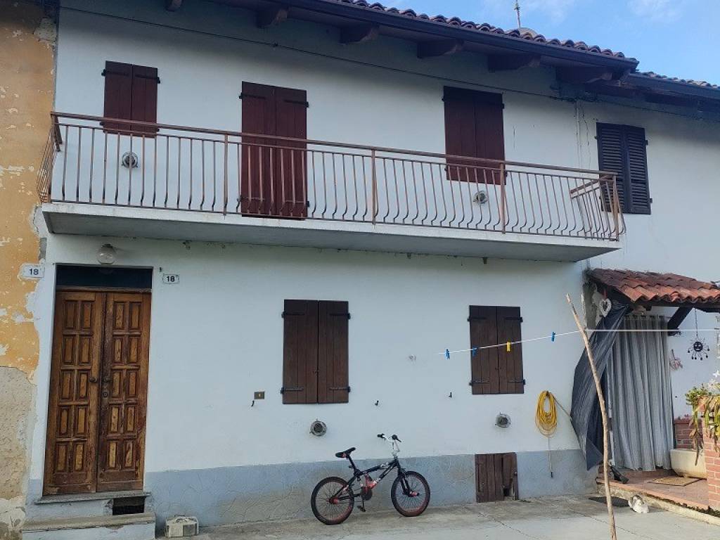 casa indipendente in vendita a Viale