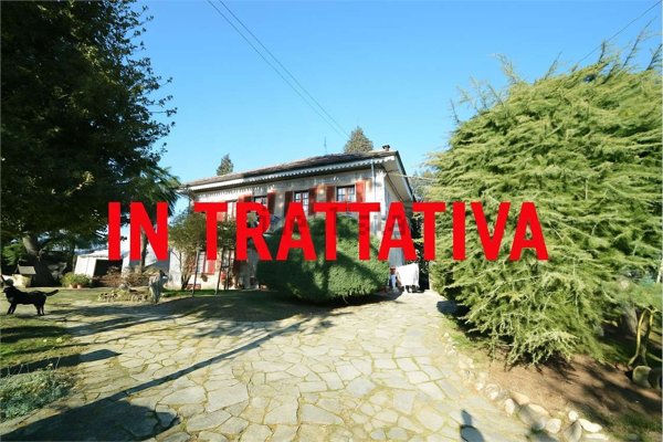 casa indipendente in vendita a Viale