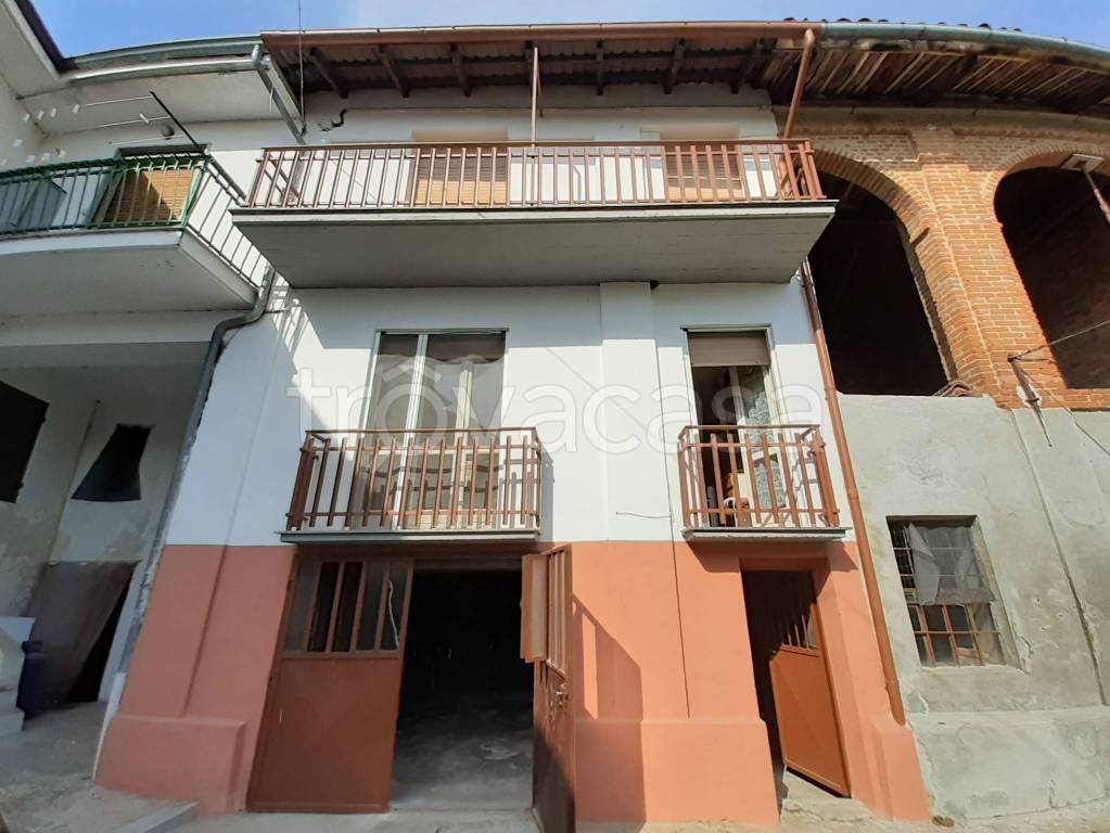 casa indipendente in vendita a Viale