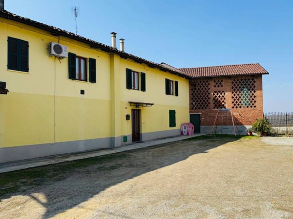 casa indipendente in vendita a Viale