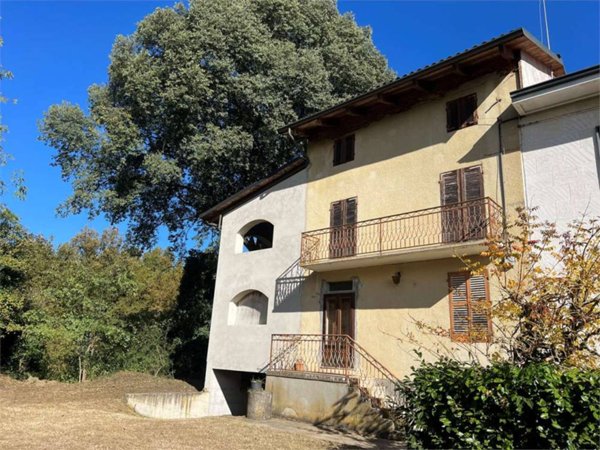 casa indipendente in vendita a Viale