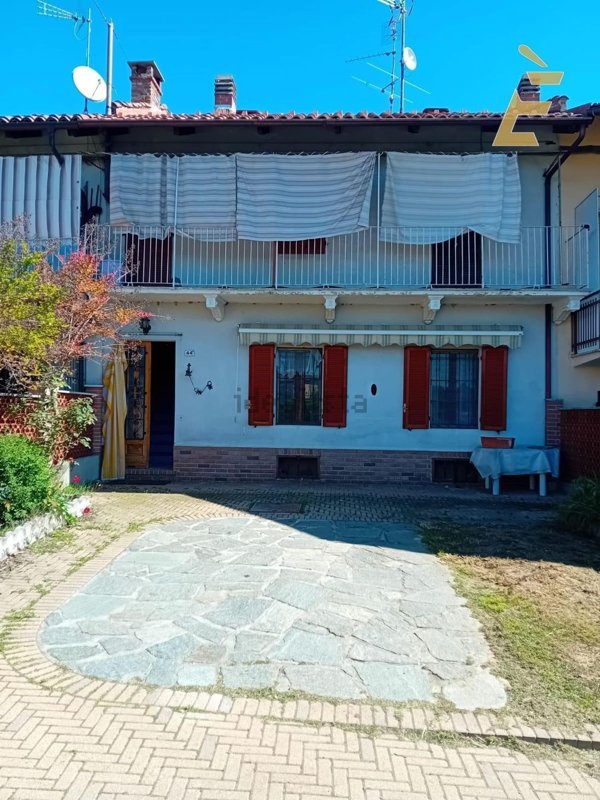 casa indipendente in vendita a Viale