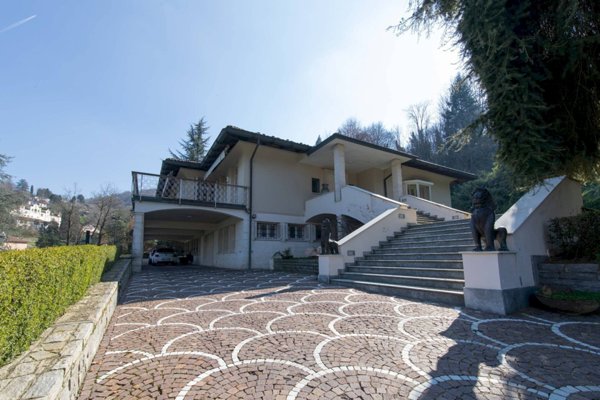 casa indipendente in vendita a Viale