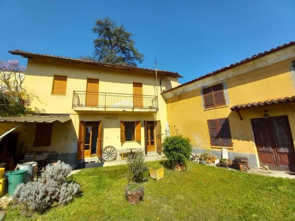 casa indipendente in vendita a Viale