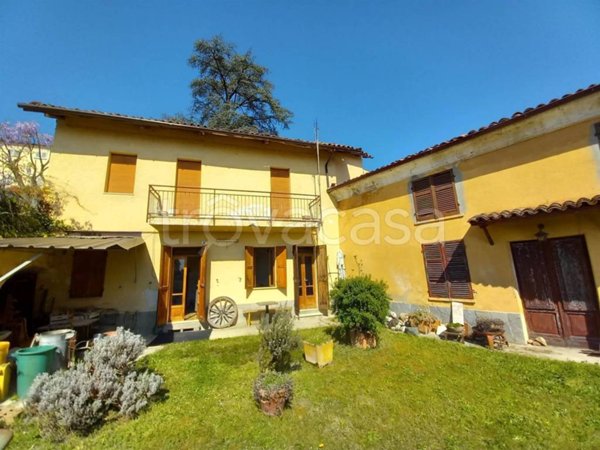 casa indipendente in vendita a Viale