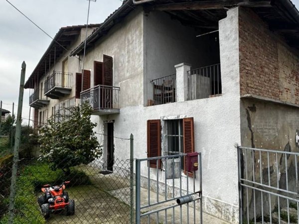 casa indipendente in vendita a Viale