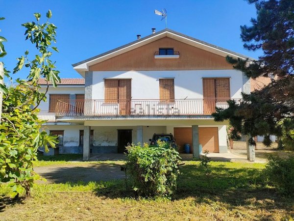 casa indipendente in vendita a Viale