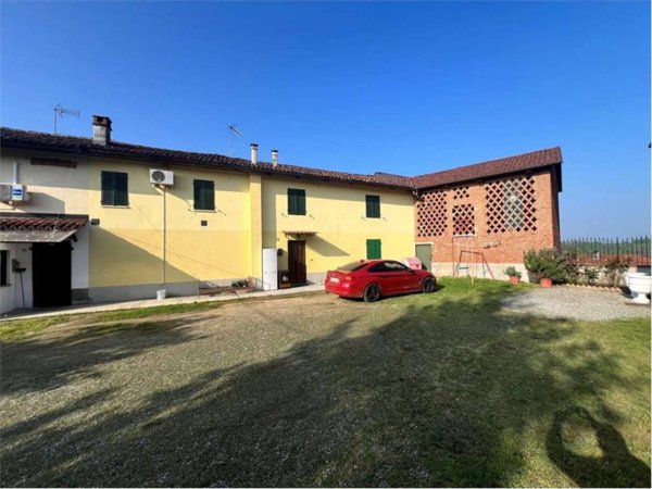 casa indipendente in vendita a Viale