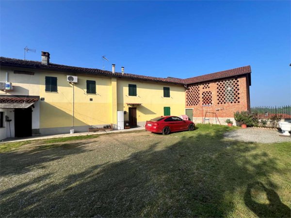 casa indipendente in vendita a Viale