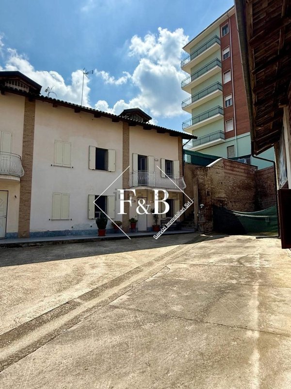 casa indipendente in vendita a Viale
