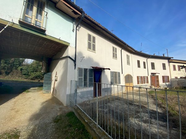 locale di sgombero in vendita a Viarigi in zona Accorneri