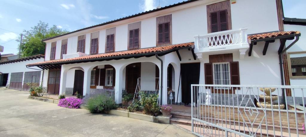 casa indipendente in vendita a Viarigi in zona Accorneri