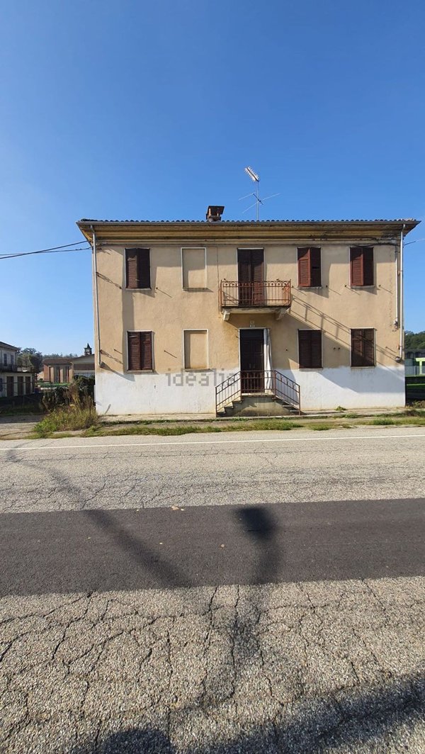 casa indipendente in vendita a Viarigi in zona Accorneri