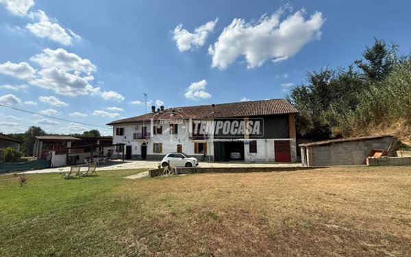 casale in vendita a Viarigi