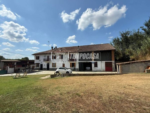 casale in vendita a Viarigi