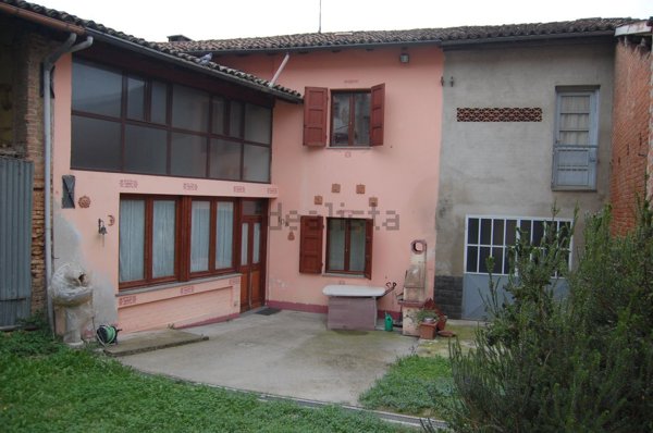 casa indipendente in vendita a Viarigi