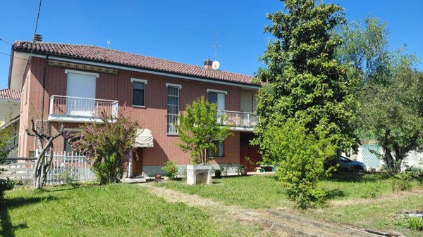 casa indipendente in vendita a Viarigi in zona Arrobio