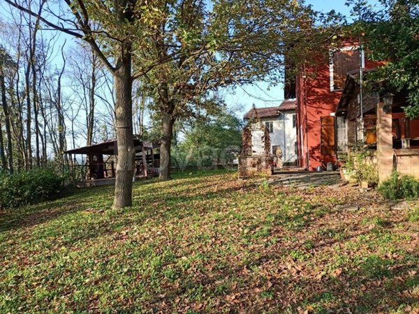 casa indipendente in vendita a Viarigi in zona Accorneri